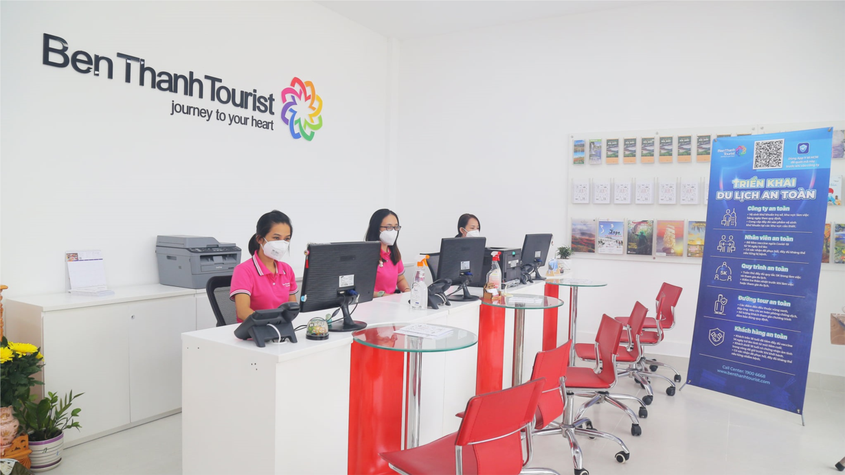 Nhiều công ty du lịch ở TP.Hồ Chí Minh đồng loạt mở bán tour đi nước ngoài (16/2/2022)